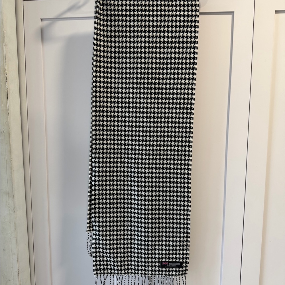 Classic Black and White Houndstooth Scarf